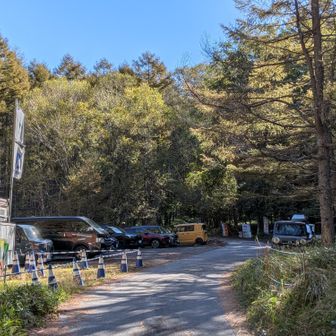 梵字駐車場はさすがに満車。太郎山人気あるな～とか思ったけど、途中で行き交ったのは7-8人だけでした。
