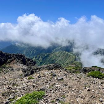 金山方面は雲がかかっていました。