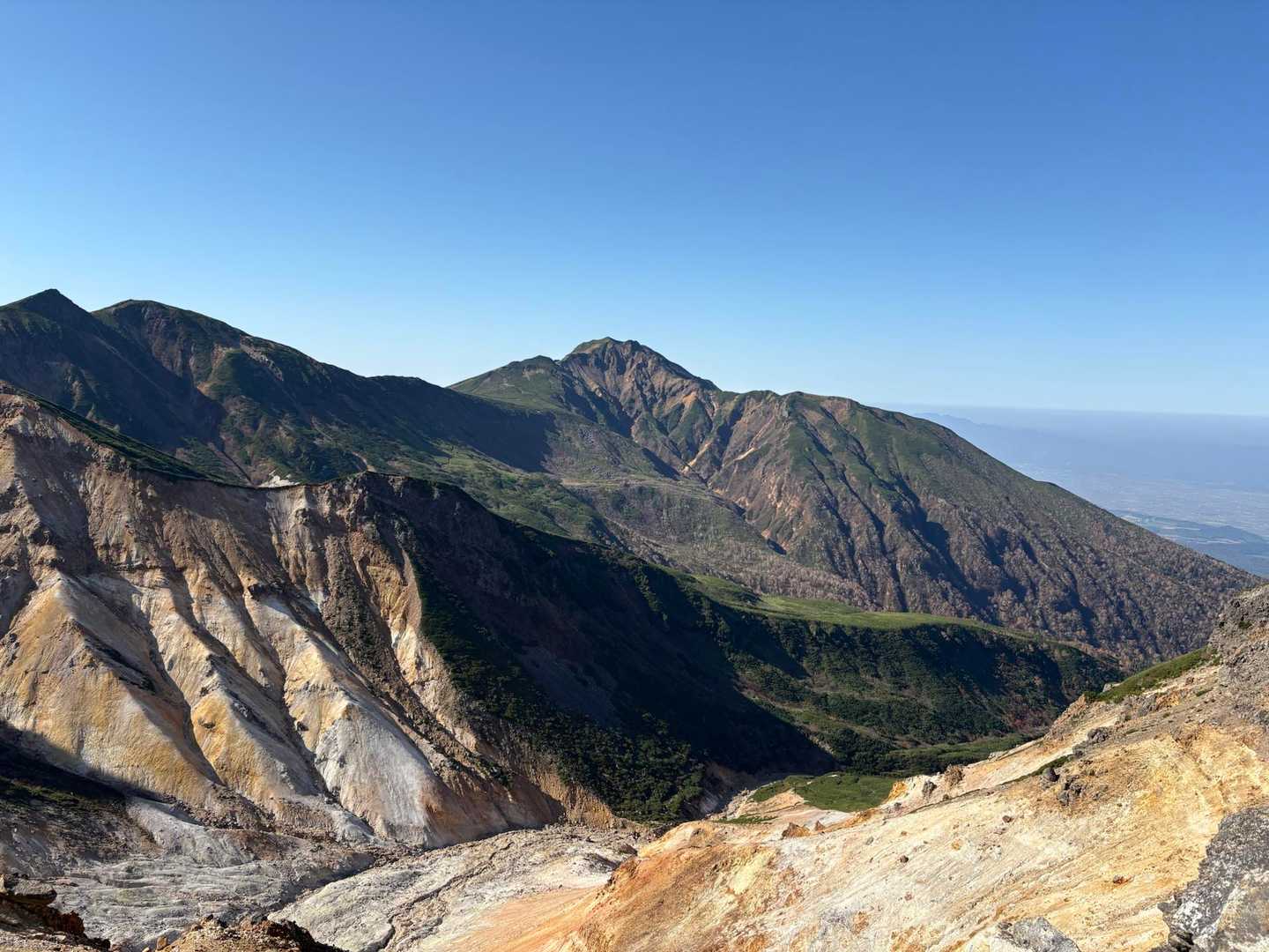 母が好きな富良野岳もよく見えます


ここ数年、頂上からの景色を見ていなかった母

登った者にしか見られない景色

得られない感動…