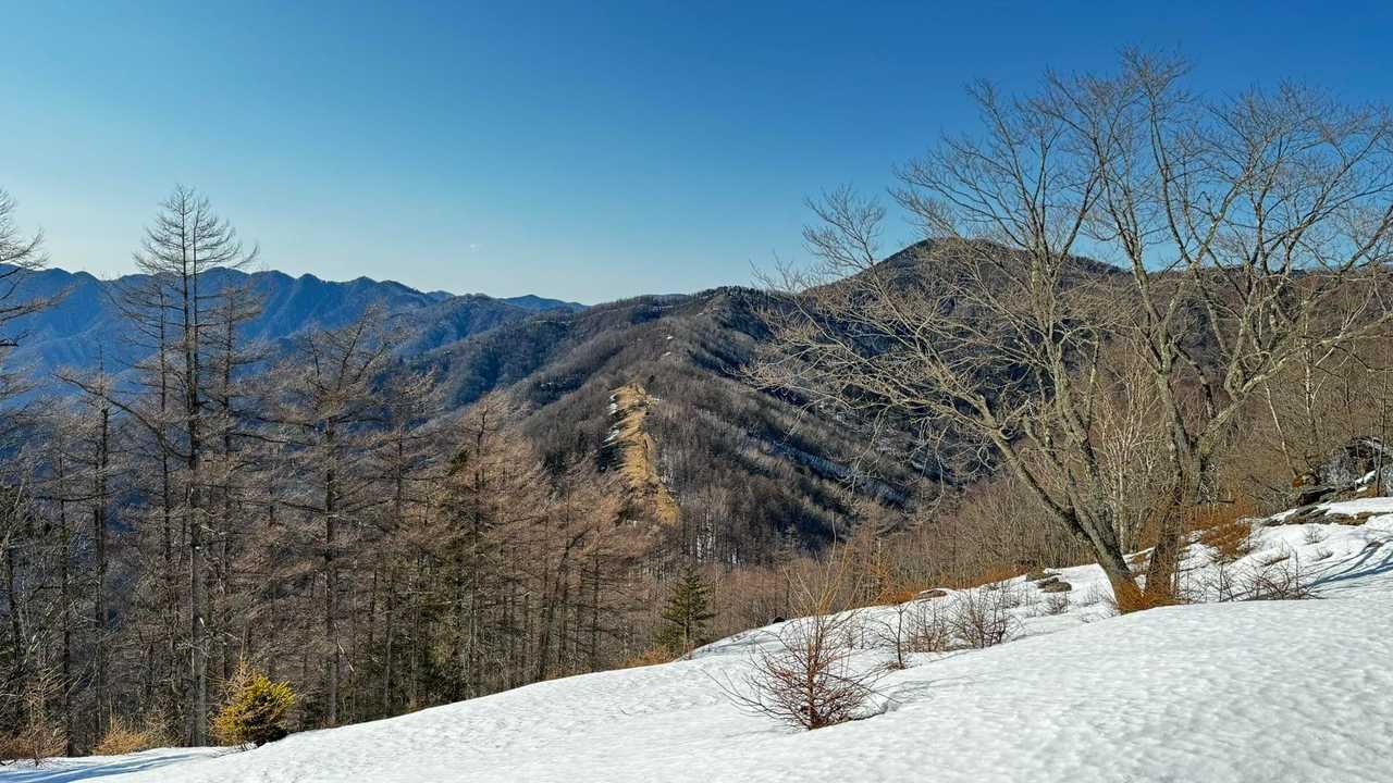 奥多摩、石尾根テン泊縦走（鴨沢〜七ツ石山〜鷹ノ巣山〜六ツ石山〜奥多摩駅） の写真 28