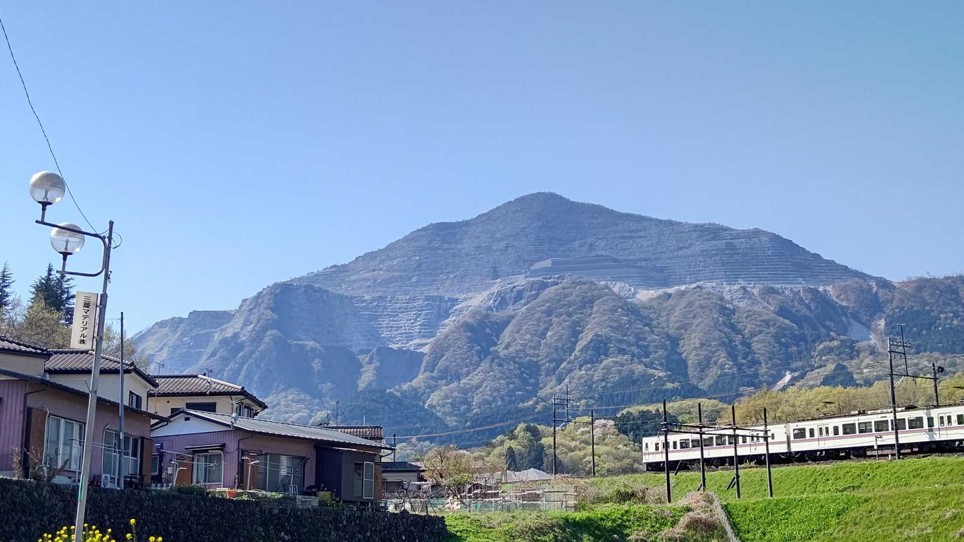目指す武甲山！
