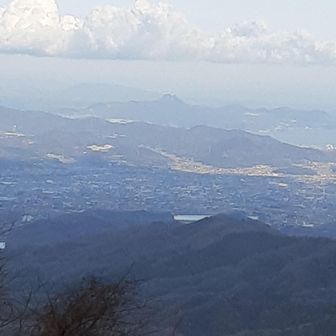 気になるお山が！！
後で調べると五剣山というお山です　巨大ジャンダルムなのか？？？