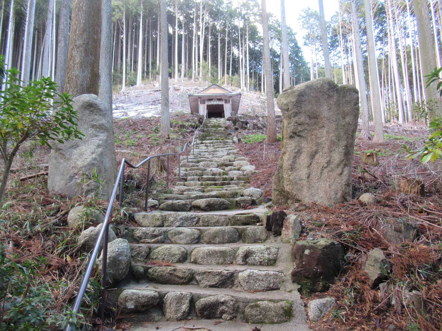 小さな神社
