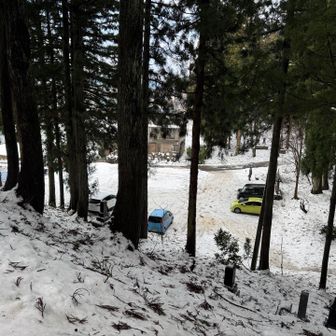 まだ、積雪少なくて駐車場🅿️停めれましたね！