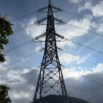 鉄塔！
この時は雲間から太陽出てたんだけどね