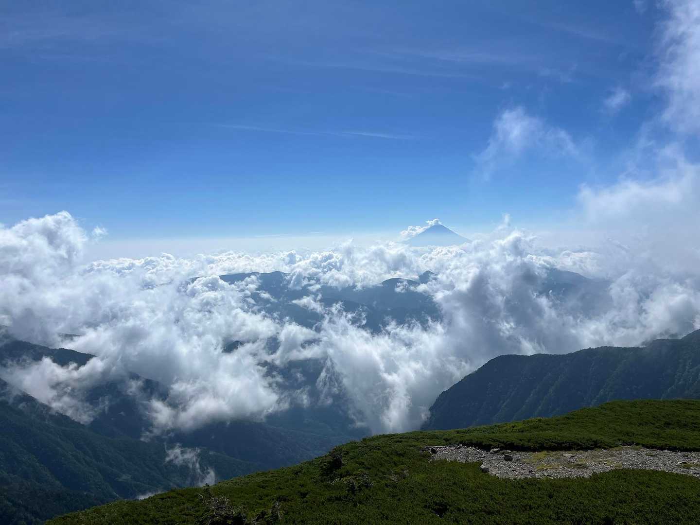 農鳥岳-農鳥岳-大門沢登山道入口-奈良田バス停 縦走コースの写真