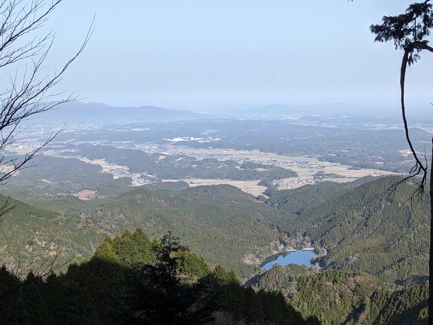 三上山方向かな