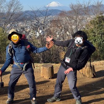 ガイドの田代先生と一緒
左が私