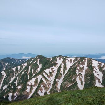 三面への登山道