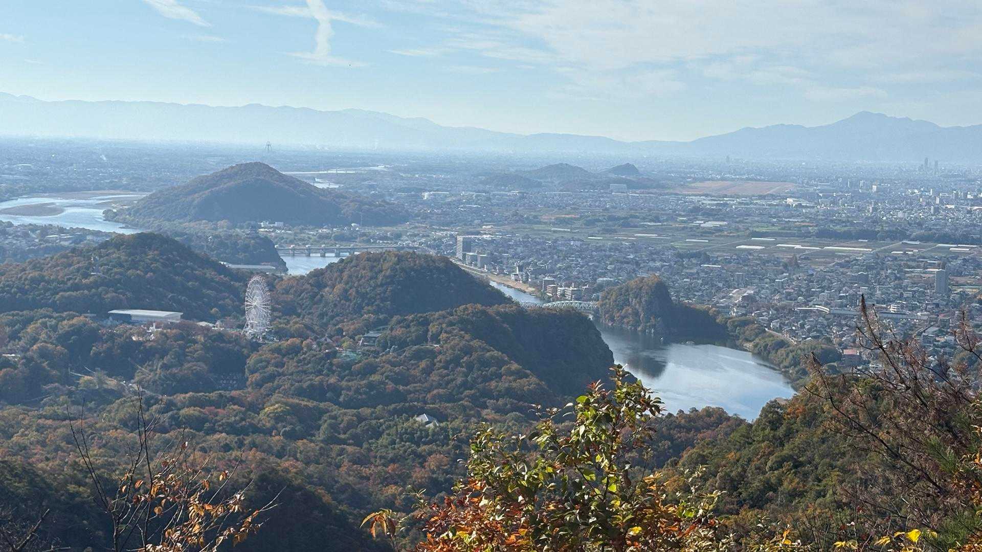 継鹿尾山展望台からの日本ラインの眺め