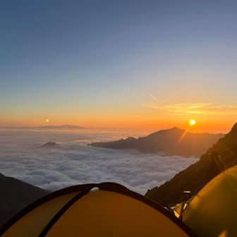 穂高山荘テン場からの夕日
過去１でした！
笠ヶ岳と共に😊