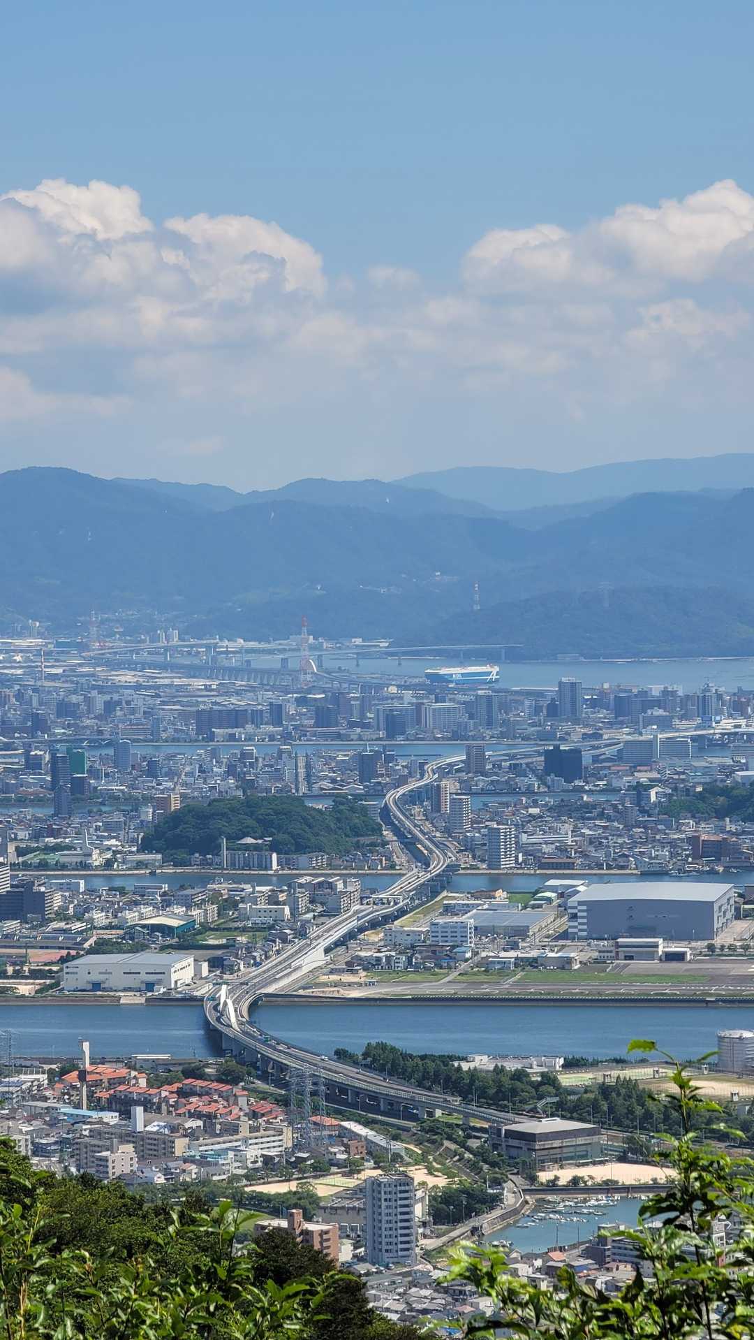 広島のデルタを横切る広島高速