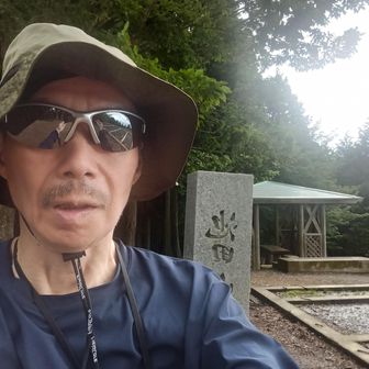 山頂は寒いくらい