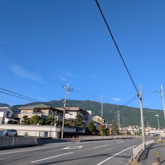 あそこまで、行くぞ〜！登るぞ〜！