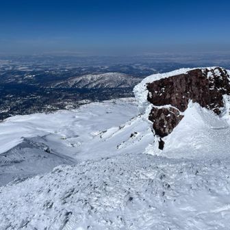 こちらは金庫岩から地獄谷、姿見駅を望む✨