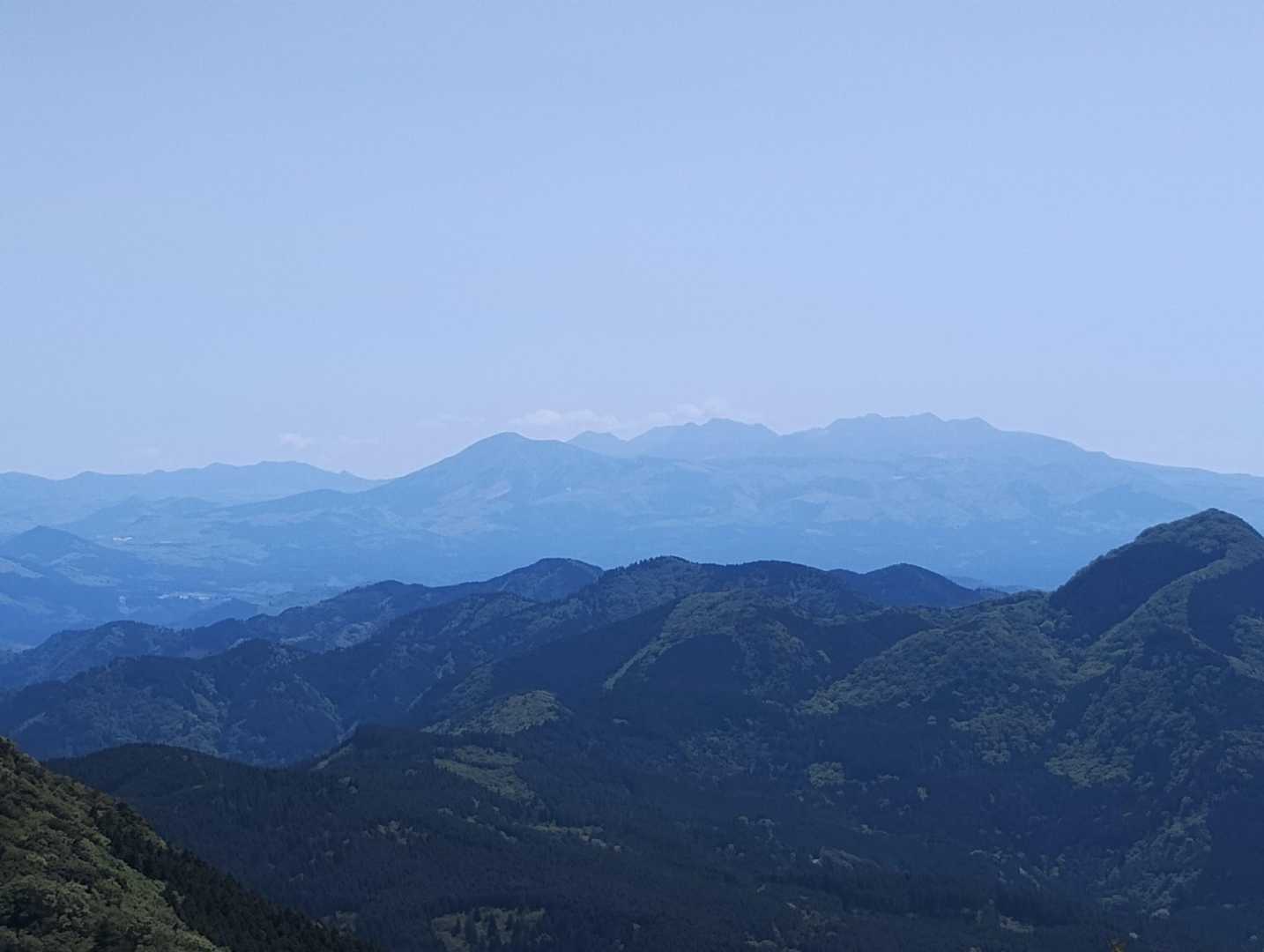 涌蓋山とくじゅう連山