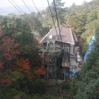 ロープウェイ🚡を２本乗り継いで

下り口から少し歩いた場所にある…