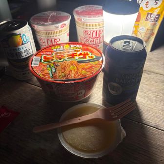 みんなでカップラーメン🍜
ノンアル持ってきた😍