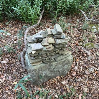 なんか積んであります。