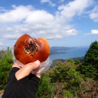 先ほどいただいたあんぱんをここでパクリ😋おいしいね〜😆