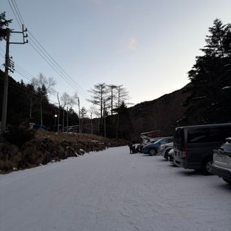 唐沢鉱泉の登山口駐車場