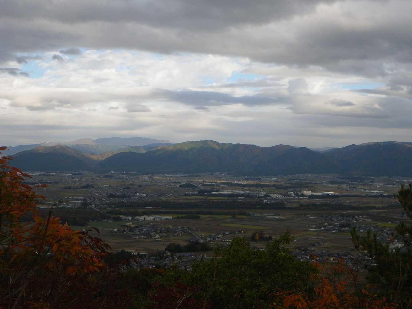 太郎坊山から