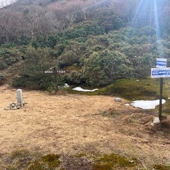 鈴鹿山脈はまだ雪ないね