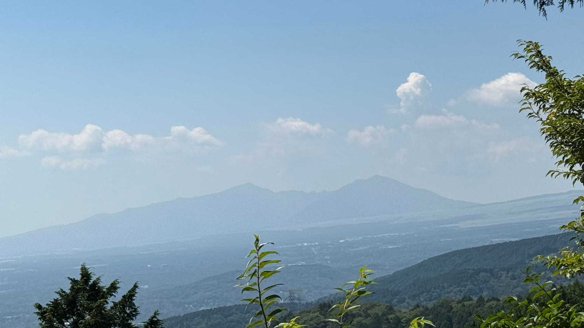 愛鷹山
愛鷹山は見えないけど😅
肉眼だとあのノコギリ🪚が見える
