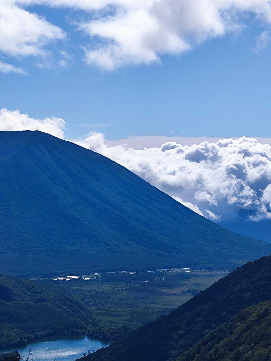横目に飽きない景色が続く