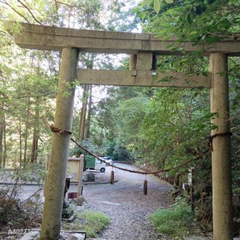 サクサク下山し、車にザック置き憩いの水場へ🤗