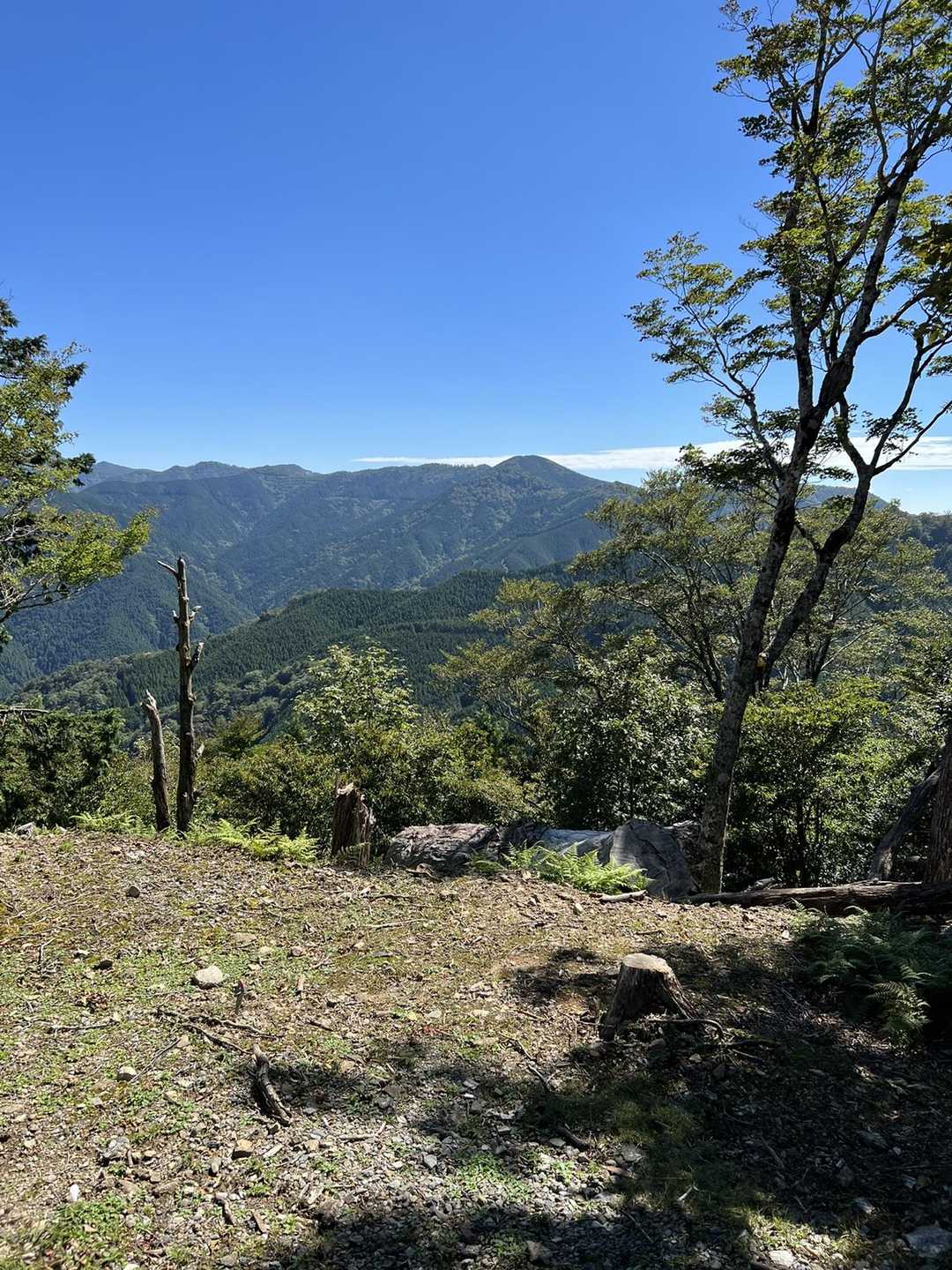 伯母ヶ峯中継局の広場