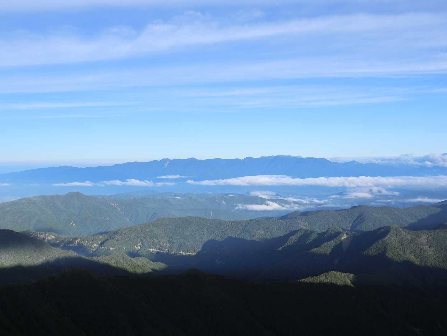 中白根山-間ノ岳-農鳥岳-農鳥岳-大門沢登山道入口-奈良田 縦走コースの写真