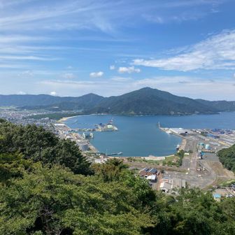 敦賀湾
昼は絶対魚食べるぞー