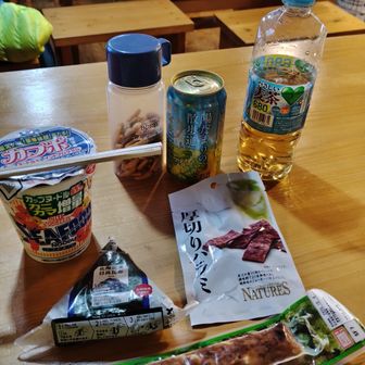 本日の夕飯🍜🍙