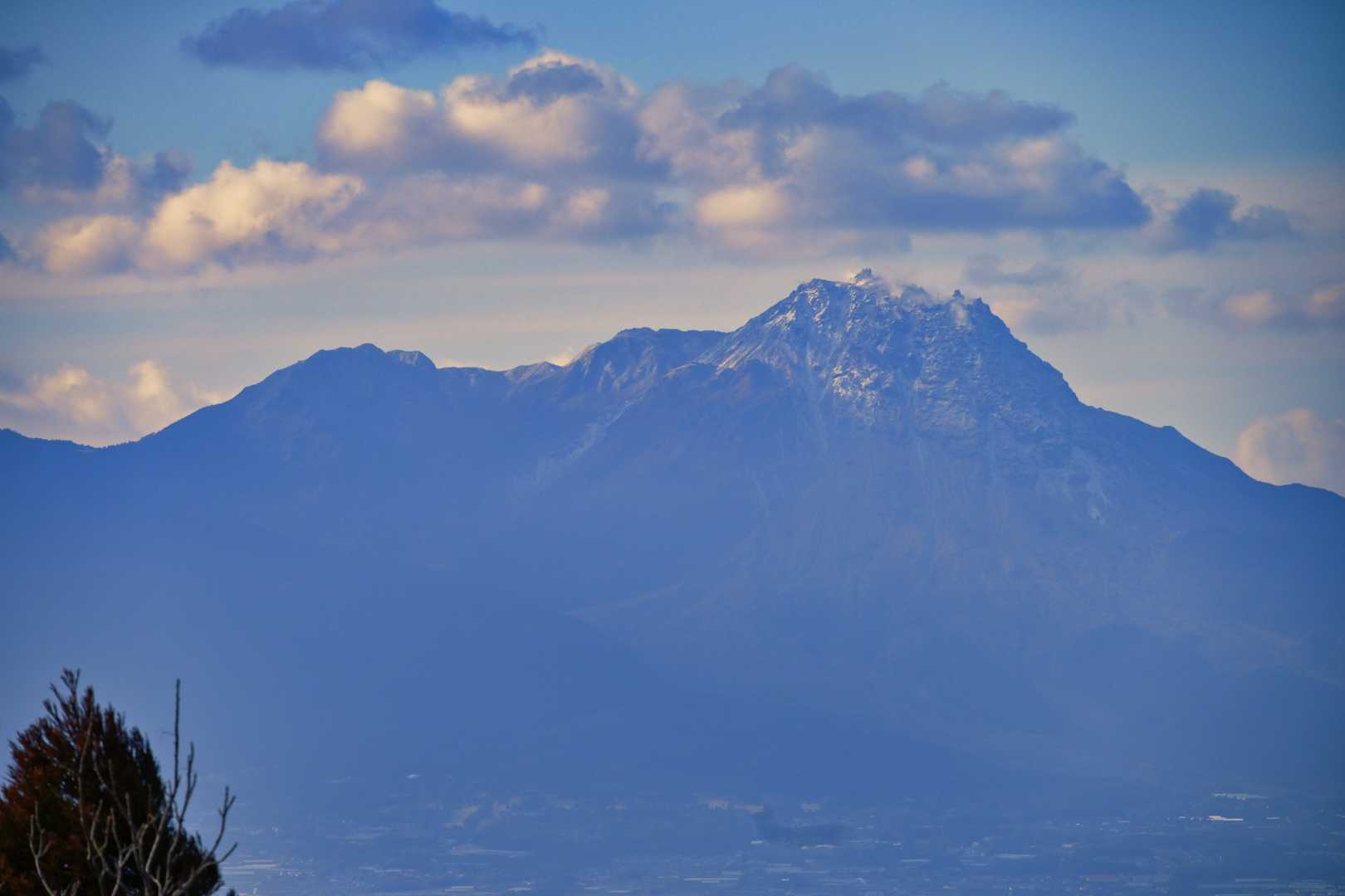 ちょっぴり白い雲仙普賢岳