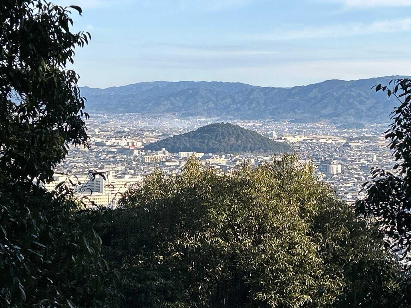 耳成山