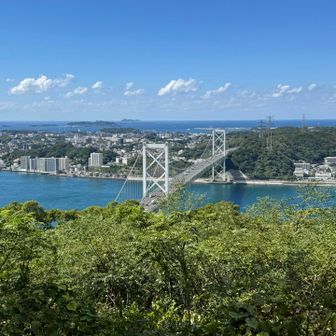 関門橋✨
お天気がイイので海の色も青くてキレイ💙