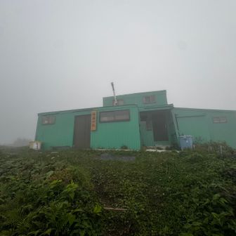 栂海山荘(正面)