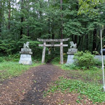 登山口。この左側に🅿でもここにトイレは無い