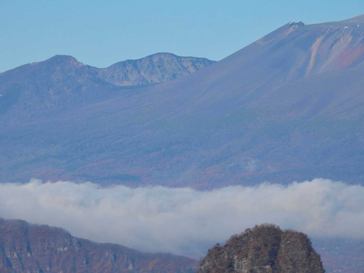 トーミの頭と黒斑山。