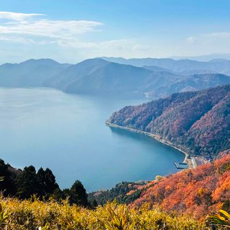 
今年の夏…
いーちゃんとビワイチサイクリングしたなぁ〜
あぁ〜 あの湖岸の道も走ったなぁ〜🚴‍♀️🚴‍♂️…

ビワイチ走ってから以降、山から琵琶湖眺めると感慨深くなる

