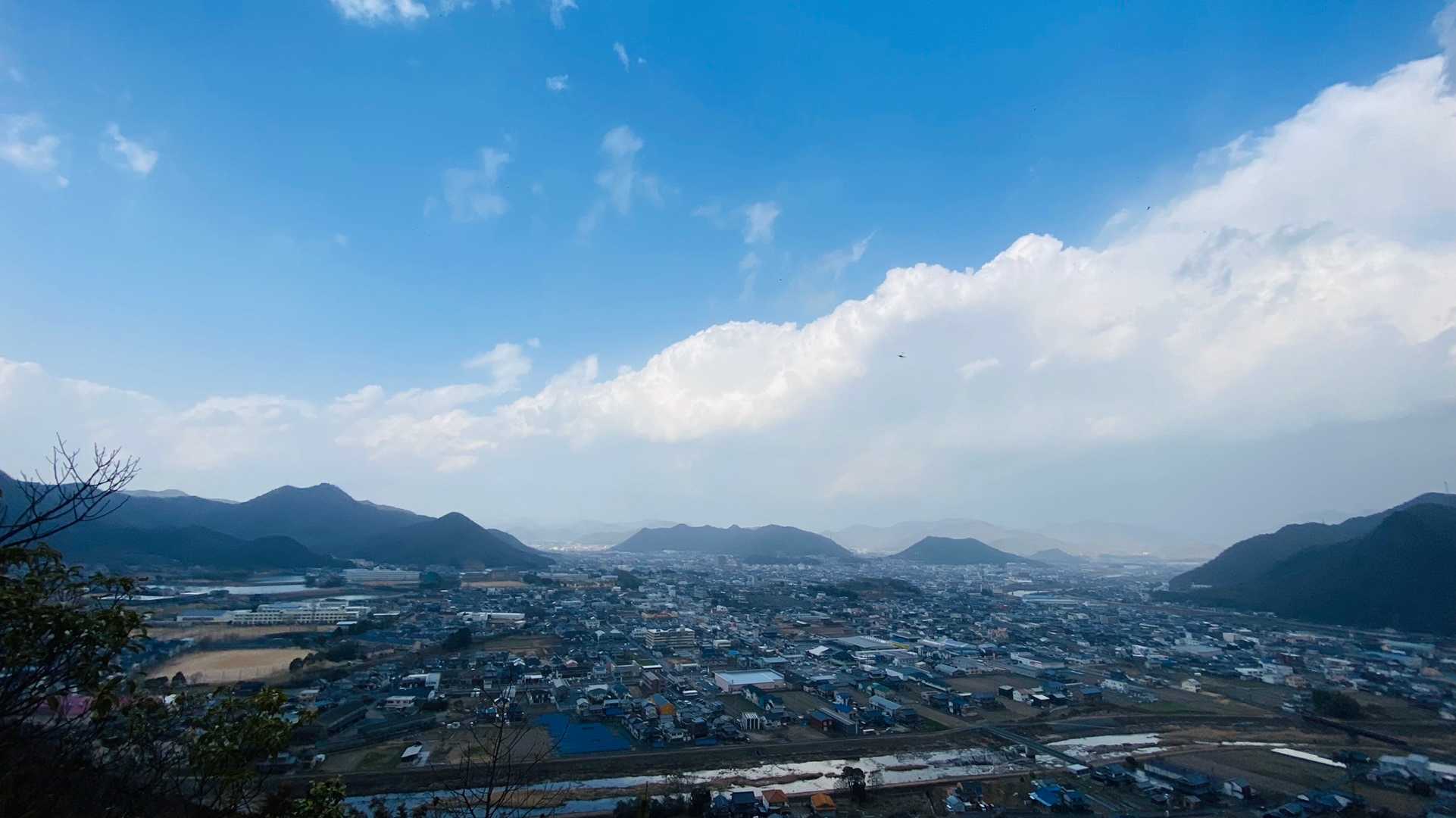 眺め良いところ何箇所かありました、鳴尾山！
西脇工業高校が見える側の景色！