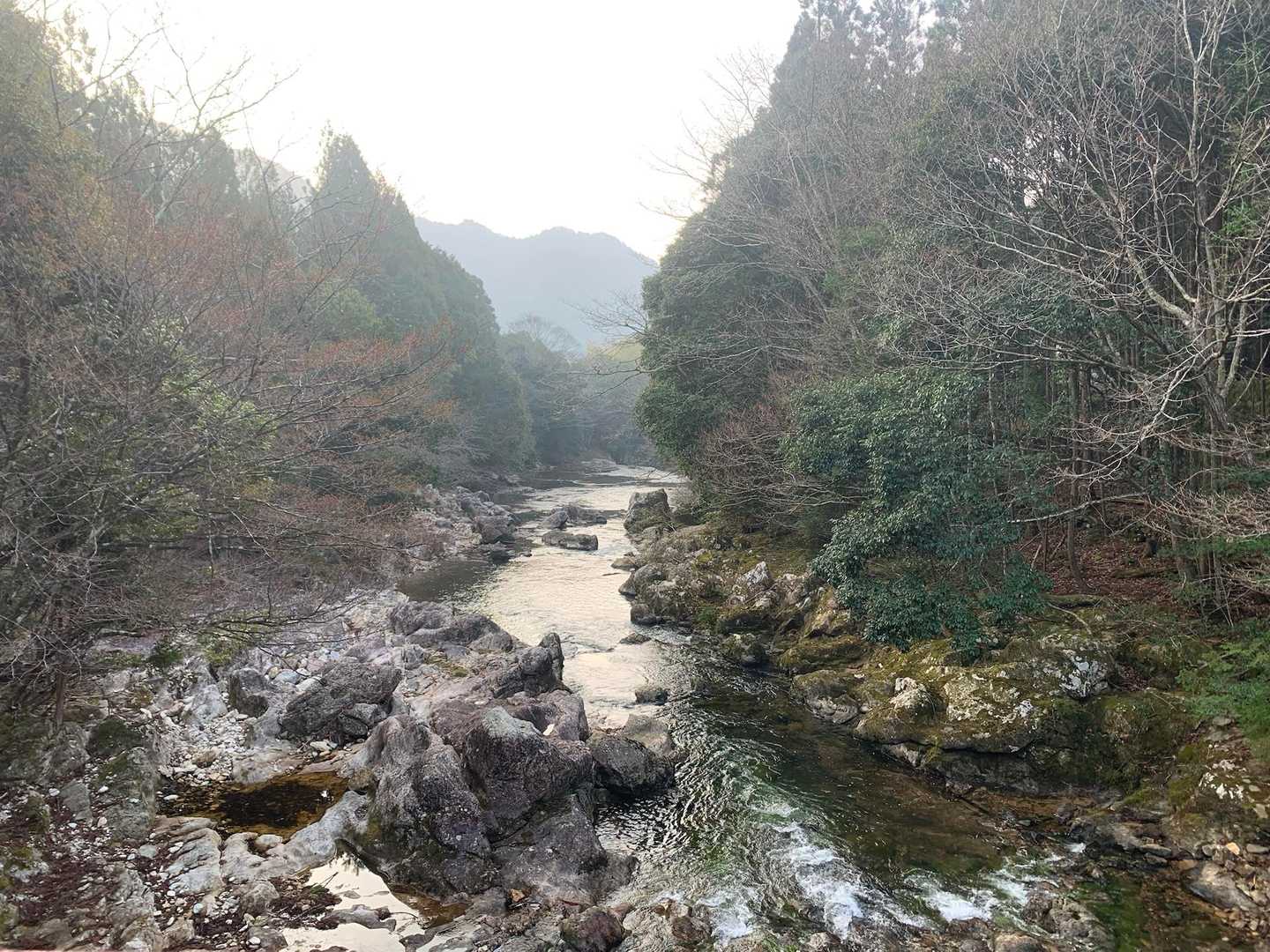 乳岩峡登山口からスタート
