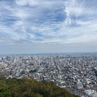 山頂はみんなのものだよ〜
譲り合い譲り合いしましょうね♪