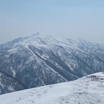 和賀岳の力強いたたずまいにワクワクする✨✨今年の夏には行きたいな