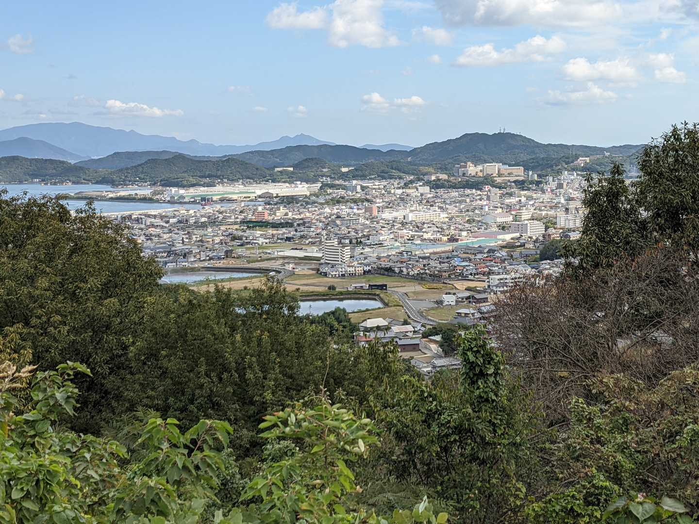志度の街並