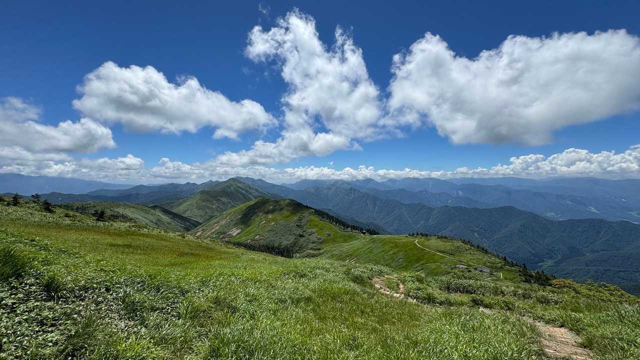 巻機山、夏空の夫婦登山 の写真 28
