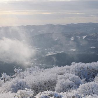 徐々に明るくなって来ました。
背中側の空は既に青空です👍✨。