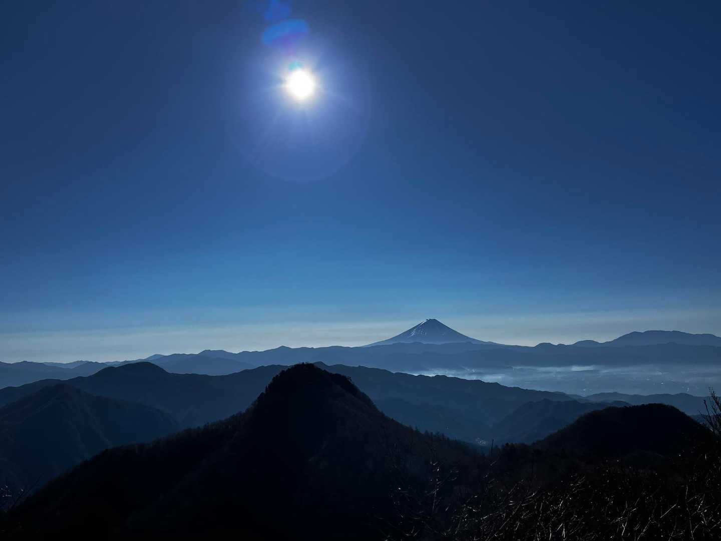 手前が黒富士　後に富士山🗻