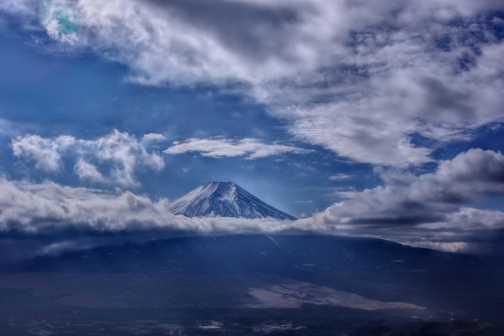 HDR
期待以上の眺めになった。往路で曇っていた時間はホントに辛かったが、それが報われた気がした。